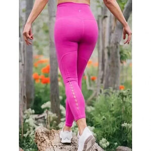 ZYIA Active High Rise Brilliant Leggings Size Medium Barbie Pink 7/8